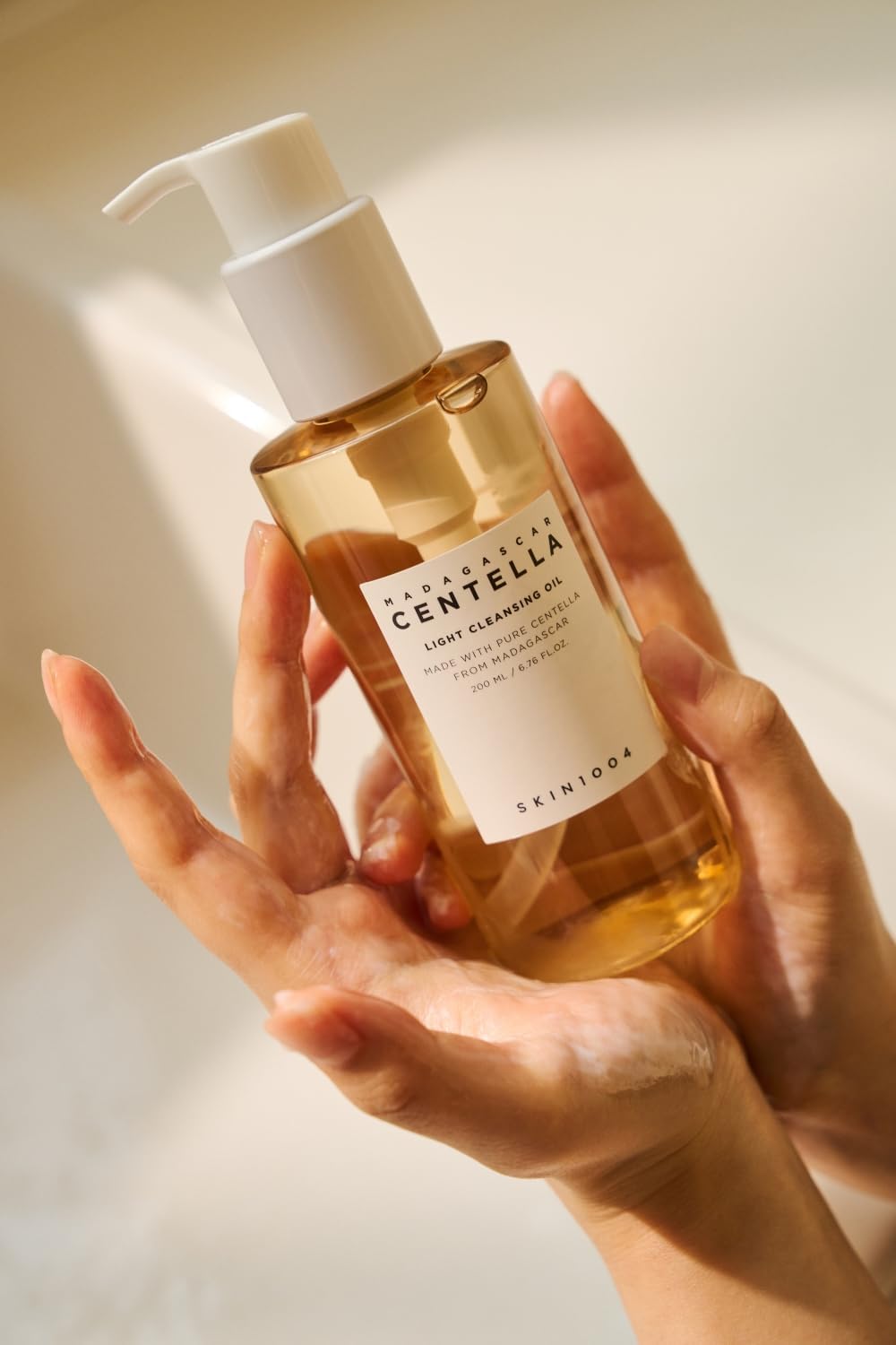 SKIN1004 Madagascar Centella Light Cleansing Oil 200ml SKIN1004